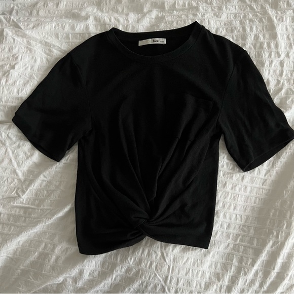 Aritzia black twist front t shirt - Picture 3 of 4